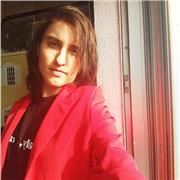 Maestra se ofrece a dar clases en primaria, ESO y bachillerato presencial y online